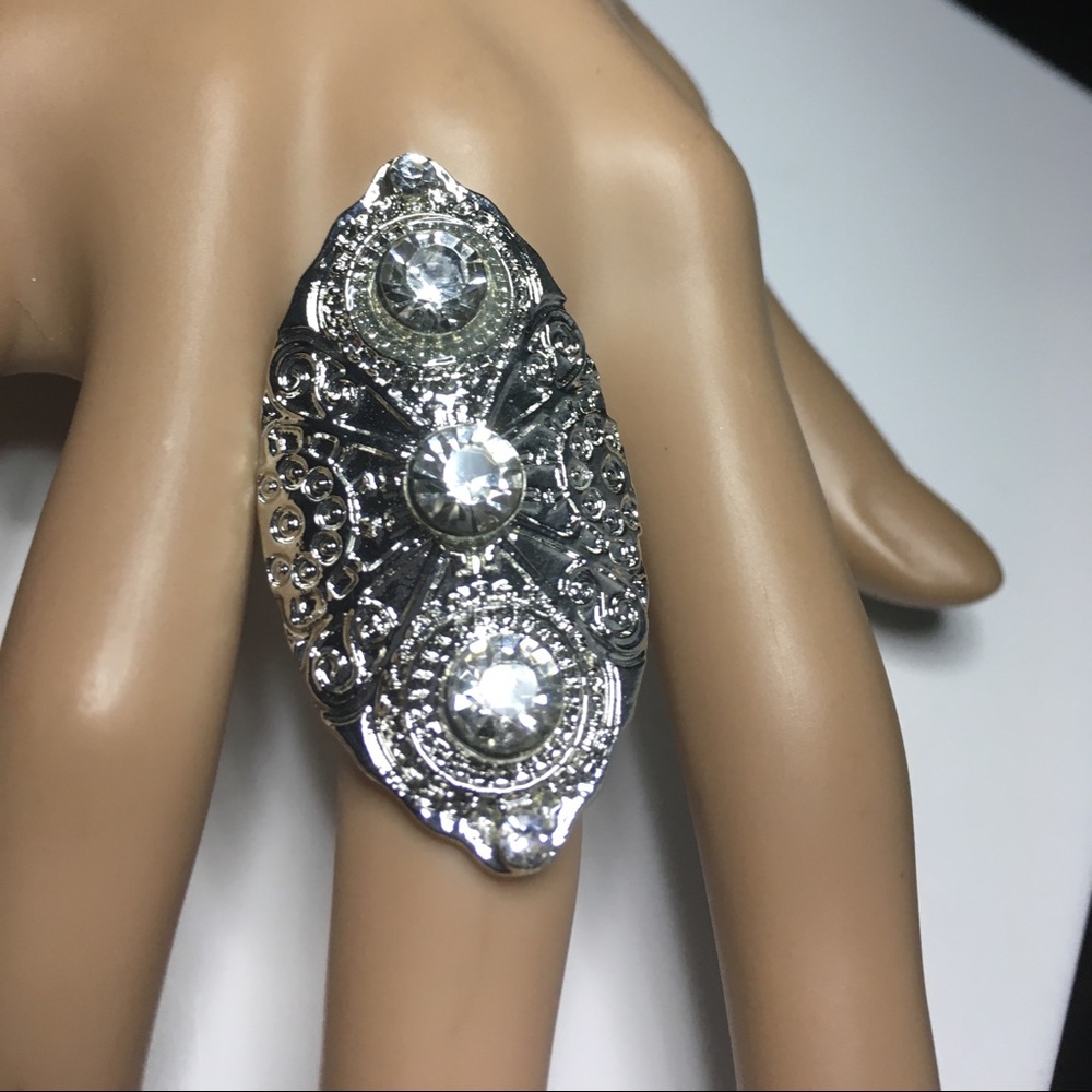 Jewelry - Picture 4 of 5